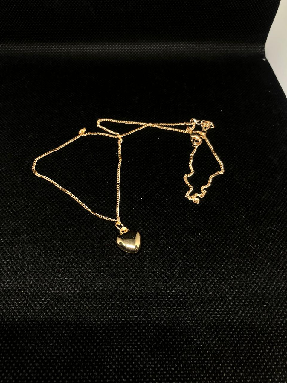 minimal heart pendant chain